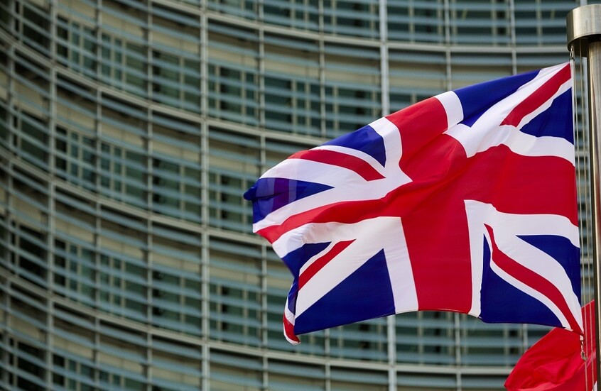 الملياردير راتكليف: المهاجرون استعمروا بريطانيا