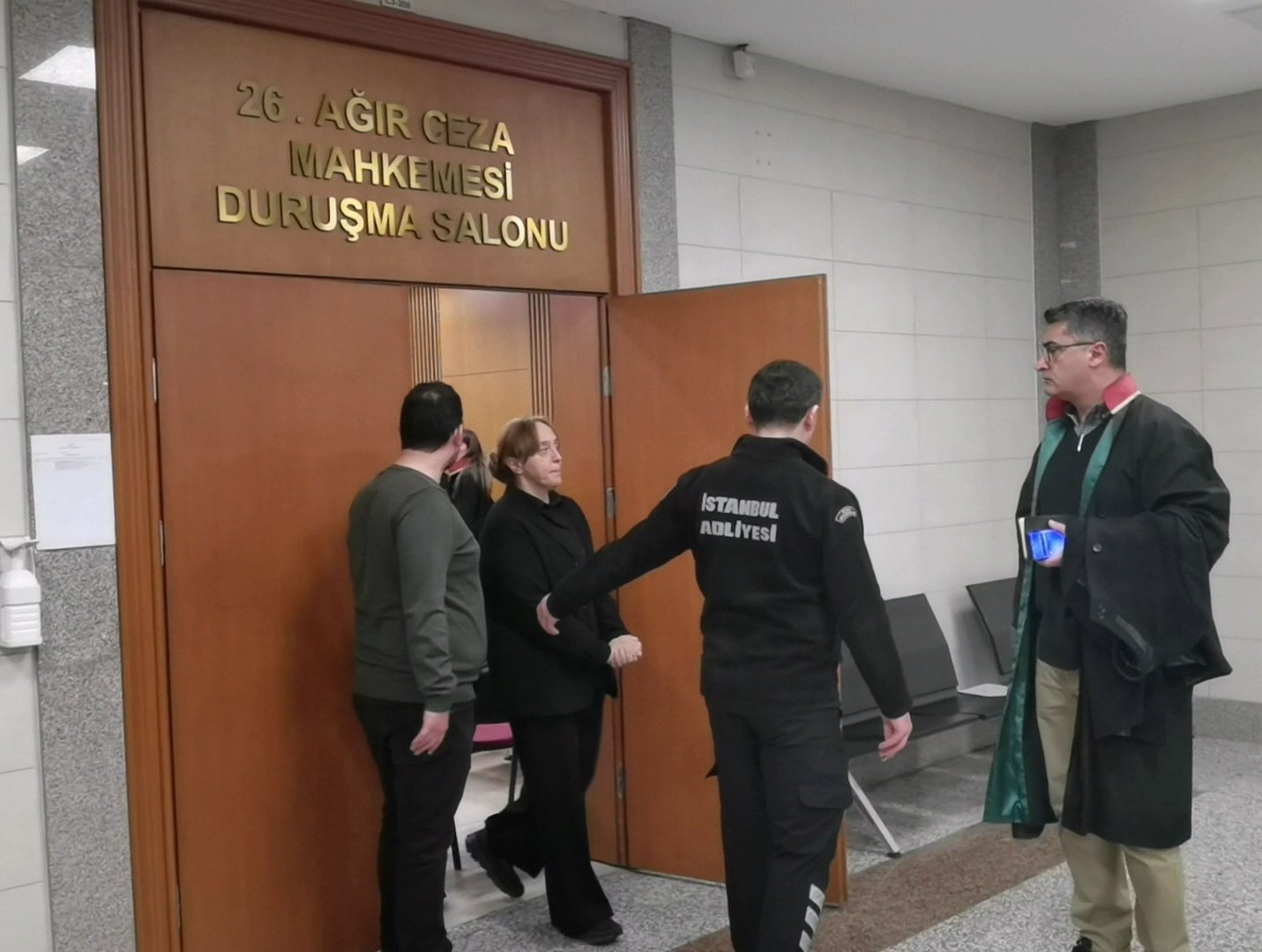 تركيا.. سجن وكيلة أعمال الممثلين عائشة باريم بتهمة “دعم محاولة الإطاحة بالدولة” (صور)