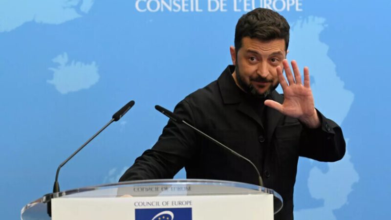 صحيفة ألمانية: “مغامرة” زيلينسكي الجديدة ستتحول إلى كارثة عليه