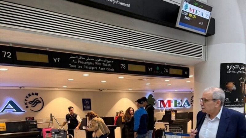 لبنان.. سلام يثير التفاعل بمغادرته المطار عبر مبنى المسافرين وليس من صالون الشرف