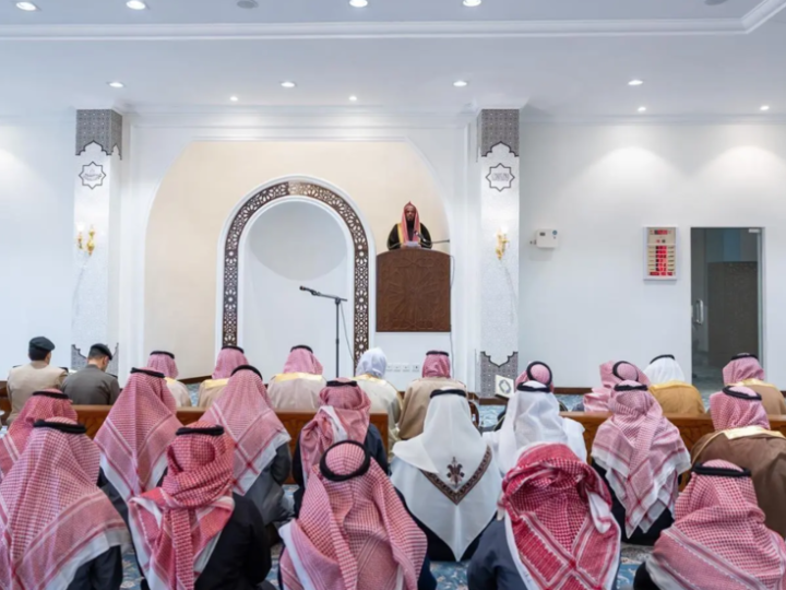 السعودية.. المصلون يؤدون صلاة الاستسقاء في جميع مناطق المملكة (صور)