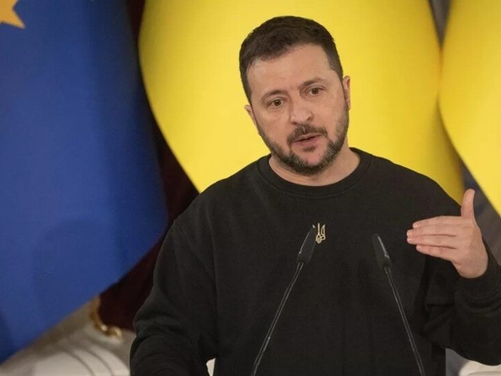 “أتلانتيك”: المقربون من زيلينسكي يخشون إغلاق “نافذة الصفقة” مع روسيا بحلول الربيع