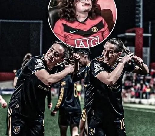 سيدات مانشستر يونايتد يحتفلن بالفوز بطريقة غريبة (فيديو – صورة)