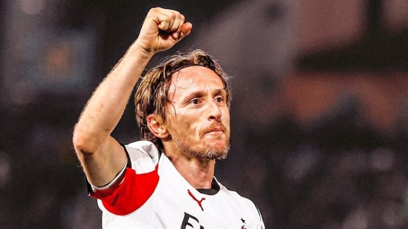 ميلان يهزم بيسا على أرضه