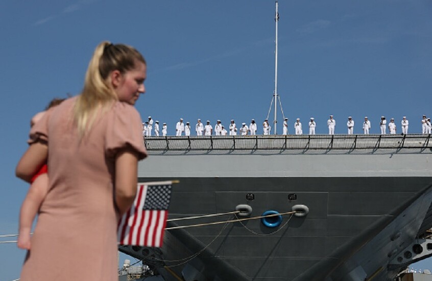 حاملة “جيرالد فورد” تبحر إلى الشرق الأوسط حسب مهلة ترامب