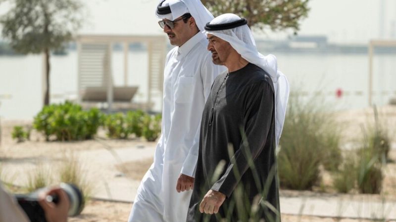 مباحثات قطرية إماراتية في أبو ظبي (صور)