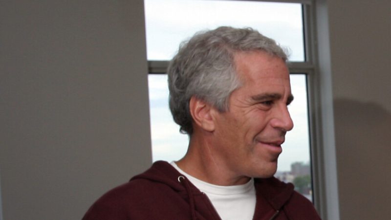 “الكتاب الأسود الصغير” للمجرم الجنسي إبستين يثير ضجة عالمية.. قائمة عناوين وأرقام هواتف شخصيات رفيعة