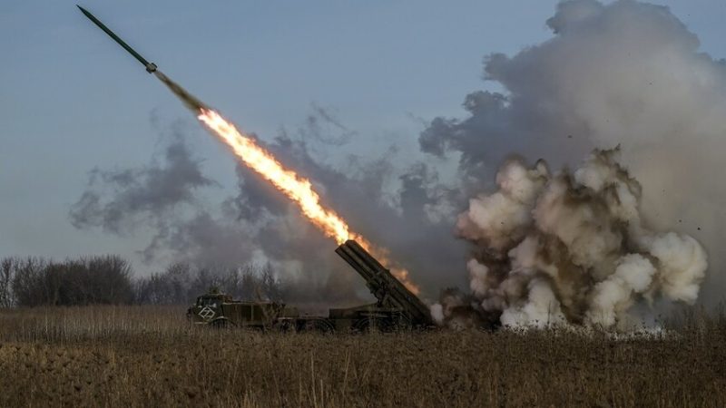 الدفاع الروسية تعلن تحرير بلدة استراتيجية جنوب أوكرانيا