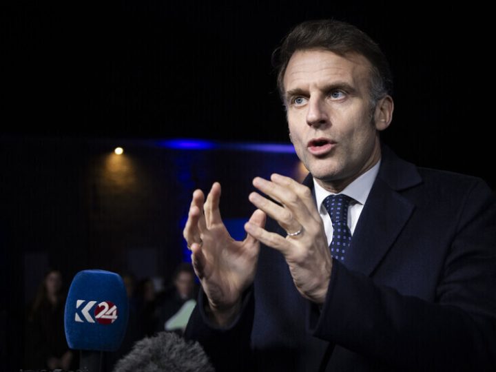 سياسي فرنسي: ستارمر وميرتس أهانا ماكرون في ميونيخ