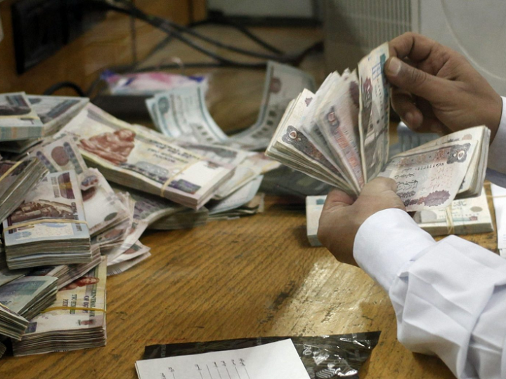 مصر.. قرار حكومي غير مسبوق يشمل زيادة الرواتب والمعاشات