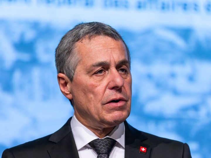 وزير الخارجية السويسري: روسيا تسعى بالفعل للسلام في أوكرانيا