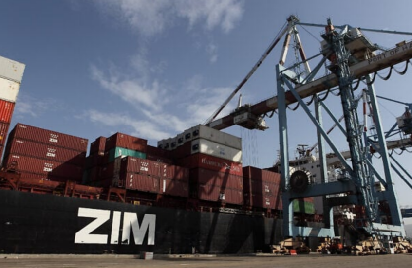 عمال “الشحن الوطنية الإسرائيلية” يحتجون على خطط بيع الشركة