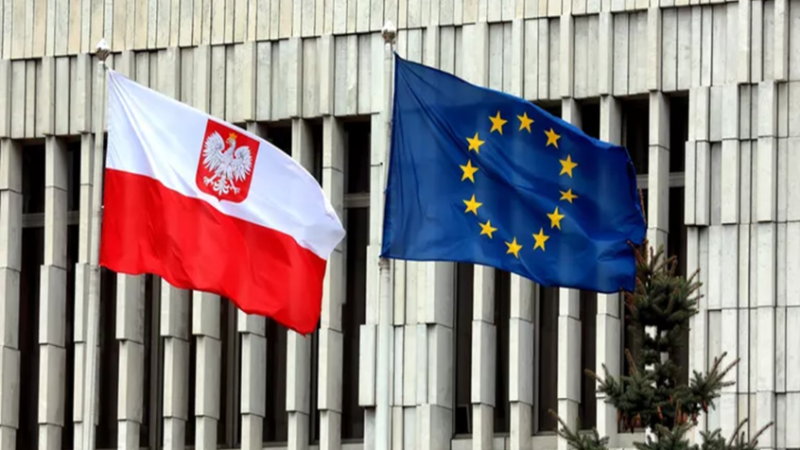 بولندا بصدد مطالبة روسيا بتعويضات عن “حقبة الهيمنة السوفيتية”