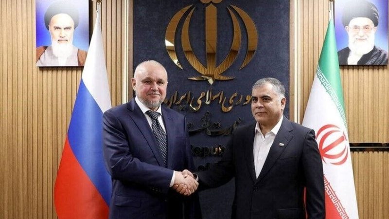 موسكو وطهران تبحثان توسيع الشراكة في قطاعات الطاقة والنقل