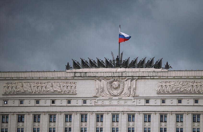 الدفاع الروسية: توقف محطات “ستارلينك” لم يؤثر على إدارة القوات في منطقة العملية العسكرية