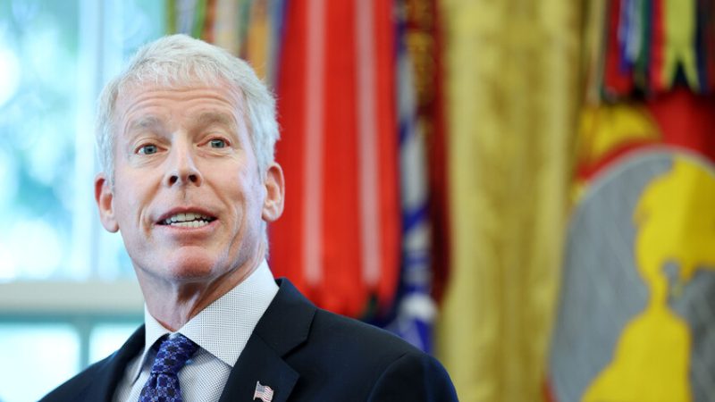 وزير الطاقة الأمريكي: الولايات المتحدة ستستأنف تخصيب اليورانيوم