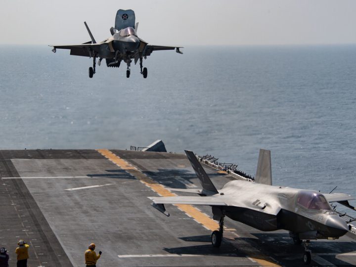 تعزيزات عسكرية غير مسبوقة.. أكثر من 50 مقاتلة تصل المنطقة خلال 24 ساعة لضرب إيران