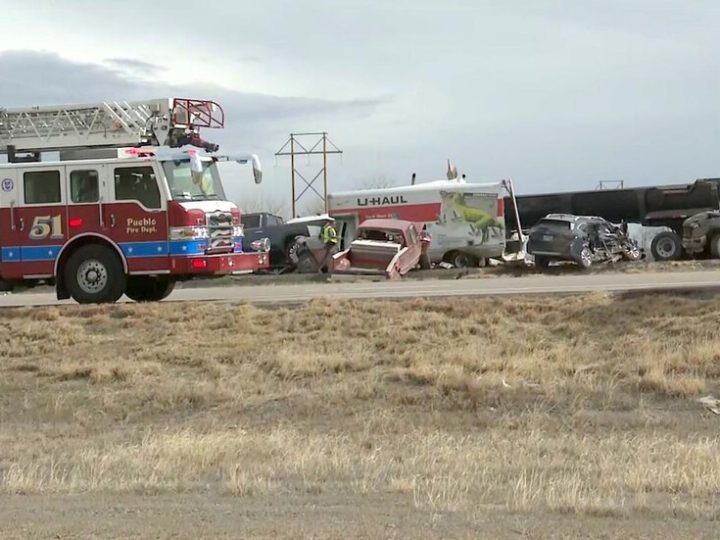 4 قتلى وعشرات المصابين في حادث تصادم مروع لأكثر من 30 مركبة في ولاية كولورادو الأمريكية (فيديوهات)