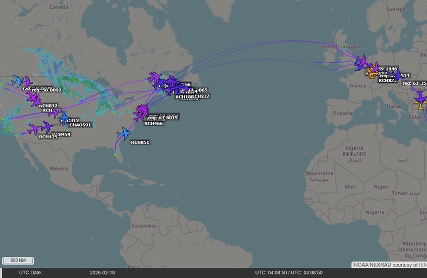 تقرير: نشر ست طائرات أمريكية في أوروبا تمهيدا للتحرك نحو الشرق الأوسط (فيديو)