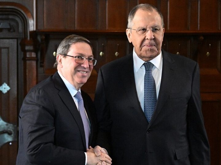 موسكو تحث واشنطن على رفع الحصار عن كوبا وتؤكد دعمها لهافانا في مواجهة التهديدات