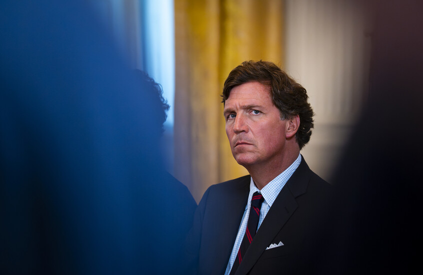 “احتجاز” تاكر كارلسون في إسرائيل