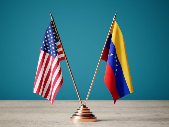 قائد عسكري أمريكي بارز يزور فنزويلا