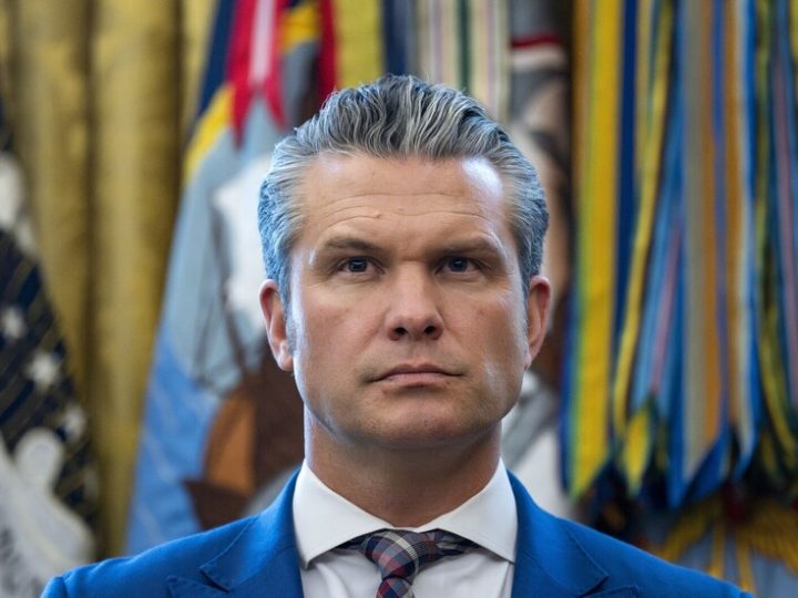 هل باتت العملية العسكرية الأمريكية وشيكة في إيران؟ وزير الحرب الأمريكي يجيب