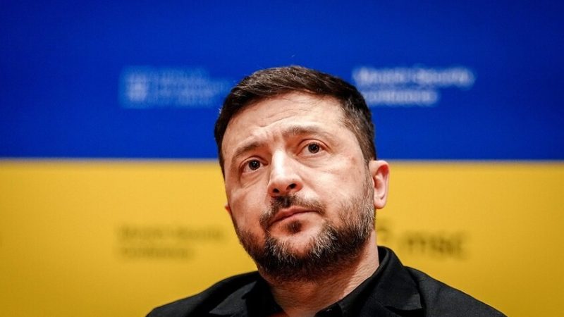 “نوفوستي”: زيلينسكي وعد تيخانوفسكايا بمساعدة المعارضة البيلاروسية