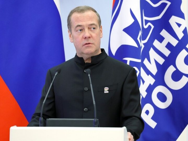 مدفيديف:  العملية العسكرية الروسية الخاصة بأوكرانيا ستستمر حتى تحقيق أهدافها