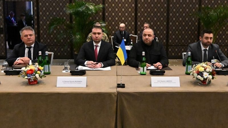 “التلغراف”: مكتب زيلينسكي قدم تقريرا لبريطانيا حول مفاوضات جنيف