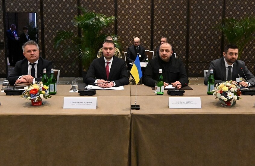 “التلغراف”: مكتب زيلينسكي قدم تقريرا لبريطانيا حول مفاوضات جنيف