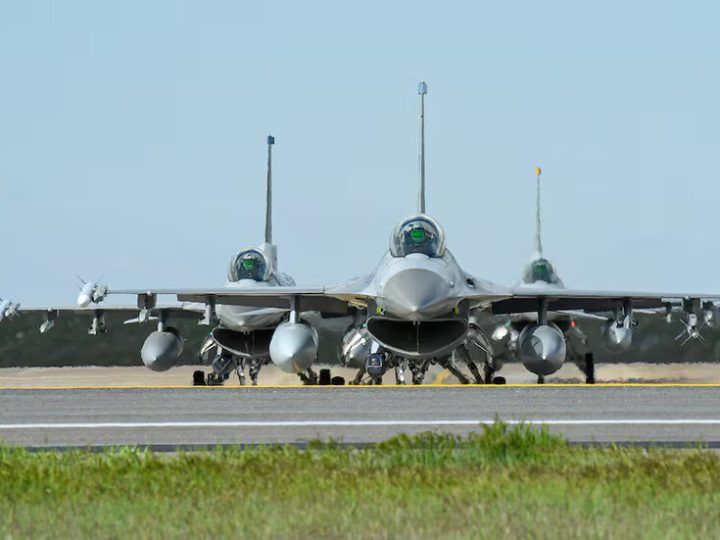 موقع بلغاري: طائرات تزود بالوقود أمريكية رابضة في صوفيا وسط توتر مع إيران