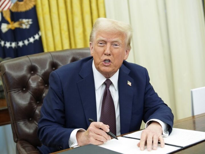 ترامب يفتح بوابة الفضاء: أوامر بنشر ملفات الكائنات الخارقة!