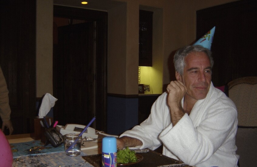 “بلومبرغ”: وريث إبستين يوافق على دفع تعويضات