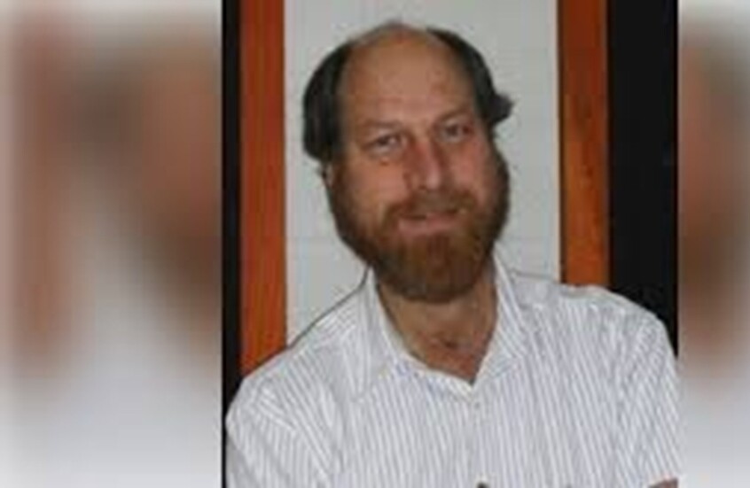 مقتل عالم فيزياء فلكية بارز من معهد كاليفورنيا للتقنية برصاصة على شرفة منزله