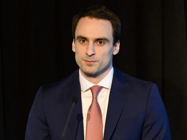 واشنطن ترفض الحوكمة العالمية للذكاء الاصطناعي وتحذر من السيطرة البيروقراطية