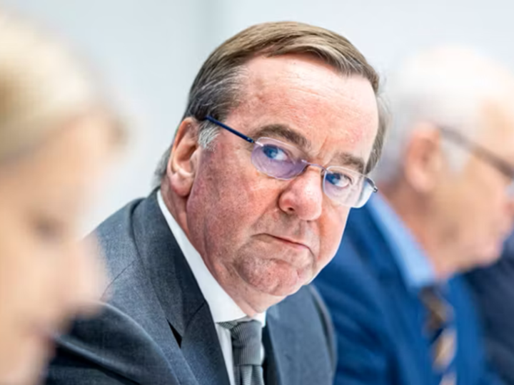 وزير الدفاع الألماني يستبعد حصول بلاده على أسلحة نووية