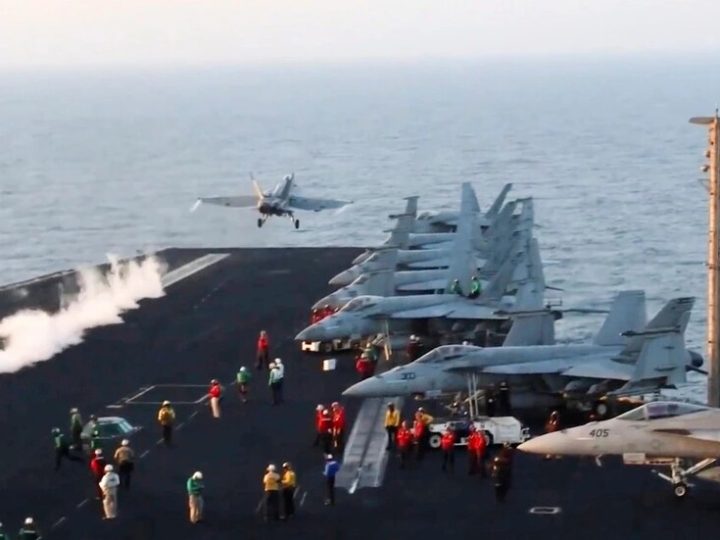 “رويترز” نقلا عن مسؤولين أمريكيين: الولايات المتحدة قد تستهدف قادة بعينهم في هجمات على إيران