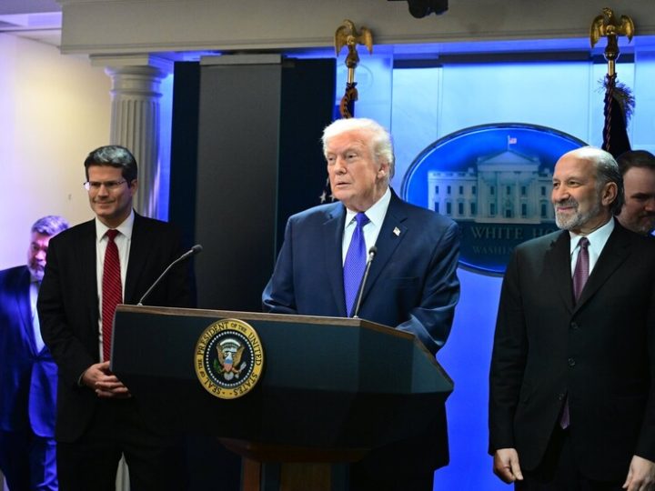 ترامب: كنت سببا في وصول أحمد الشرع إلى الرئاسة في سوريا وهو رجل صارم وليس مثاليا (فيديو)