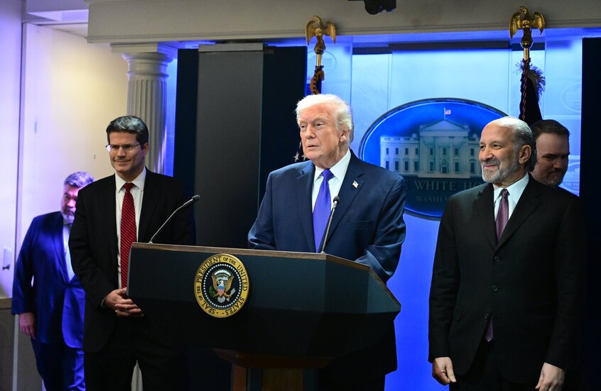 ترامب: كنت سببا في وصول أحمد الشرع إلى الرئاسة في سوريا وهو رجل صارم وليس مثاليا (فيديو)