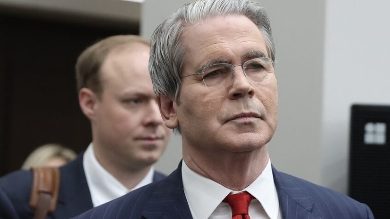 وزير الخزانة الأمريكي يطالب الدول بتجاهل قرار المحكمة العليا بعدم قانونية الرسوم الجمركية