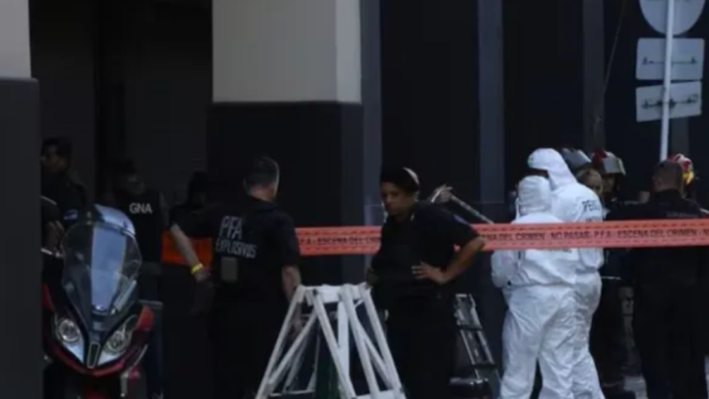 انفجار طرد مفخخ داخل كلية الشرطة في بوينس أيرس وإصابة 3 عناصر أمن