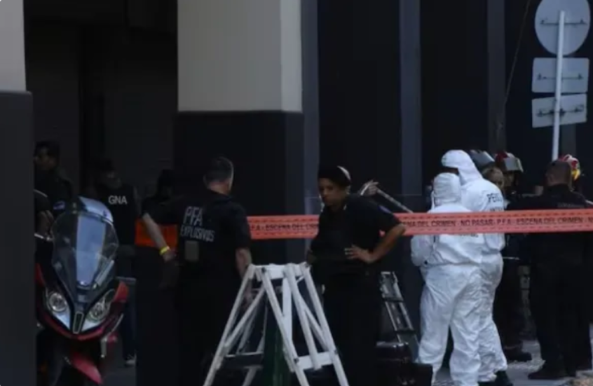 انفجار طرد مفخخ داخل كلية الشرطة في بوينس أيرس وإصابة 3 عناصر أمن