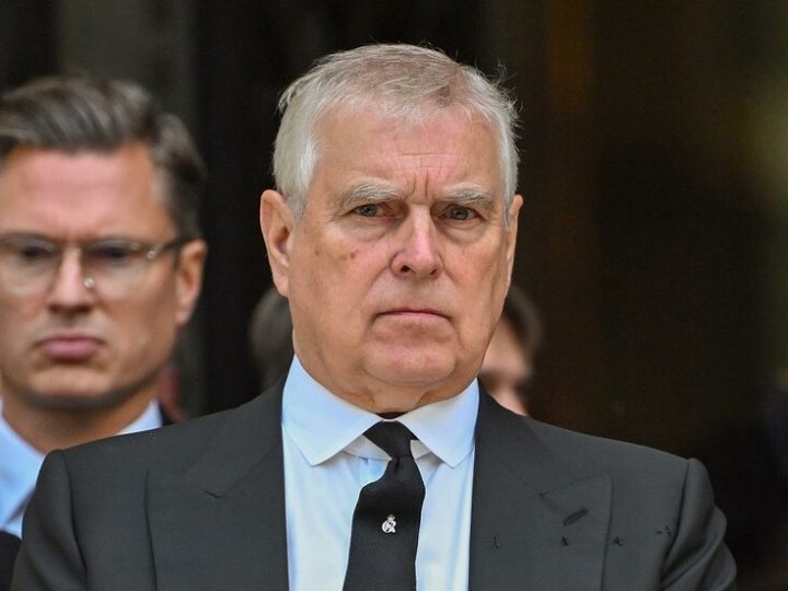 “التلغراف”: إبستين خطط لصفقة تسمح للأمير أندرو بتلقي دفعة مالية