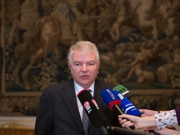 السفير الروسي: العقيدة النووية الفرنسية الجديدة تتعارض مع معاهدة الحد من انتشار الأسلحة النووية