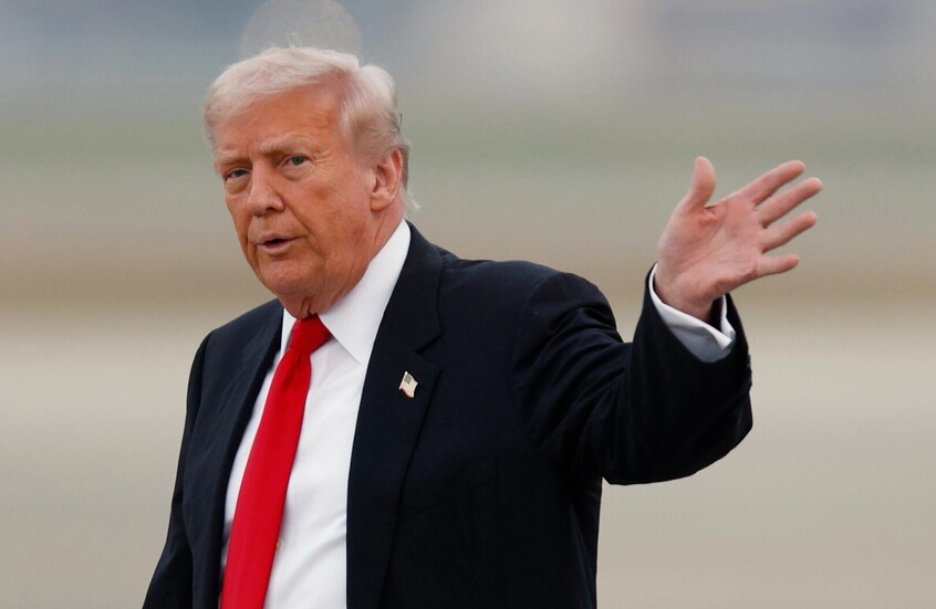 بعد أقل من 24 ساعة من قرار رفعها 10%.. الرئيس الأمريكي يعلن رفع التعريفة الجمركية العالمية مجددا