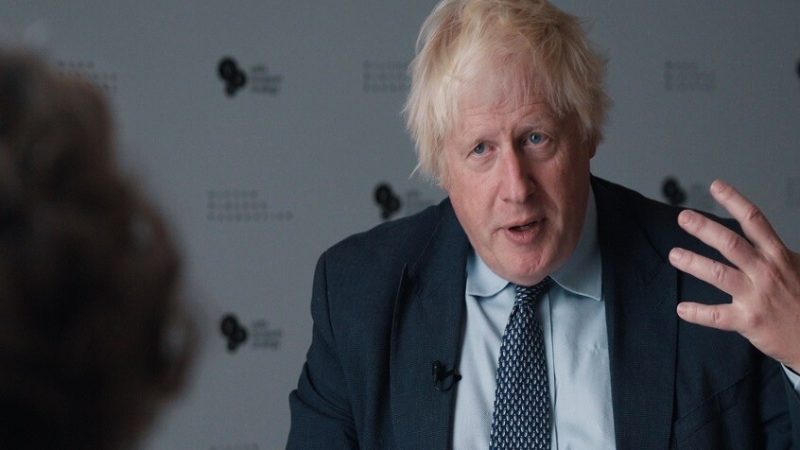 بوريس جونسون يدعو الأوروبيين لإرسال “قوات غير قتالية” إلى أوكرانيا قبيل وقف إطلاق النار