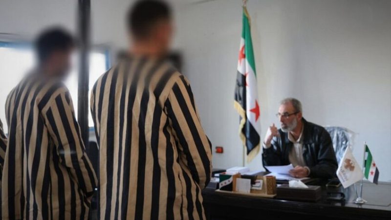 سوريا.. القبض على عصابة انتحلت صفة الأمن الداخلي وسلبت مواطنين على الحدود مع لبنان