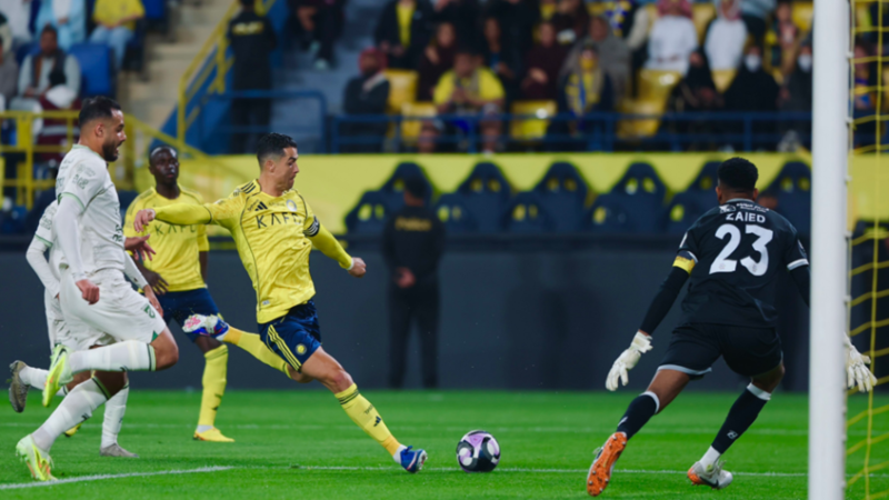 رونالدو يقود النصر لاكتساح الحزم واعتلاء صدارة الدوري السعودي