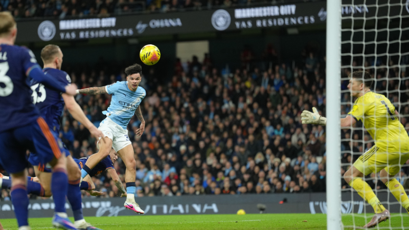 مانشستر سيتي يهزم نيوكاسل ويشدد الخناق على أرسنال في صدارة الدوري الإنجليزي